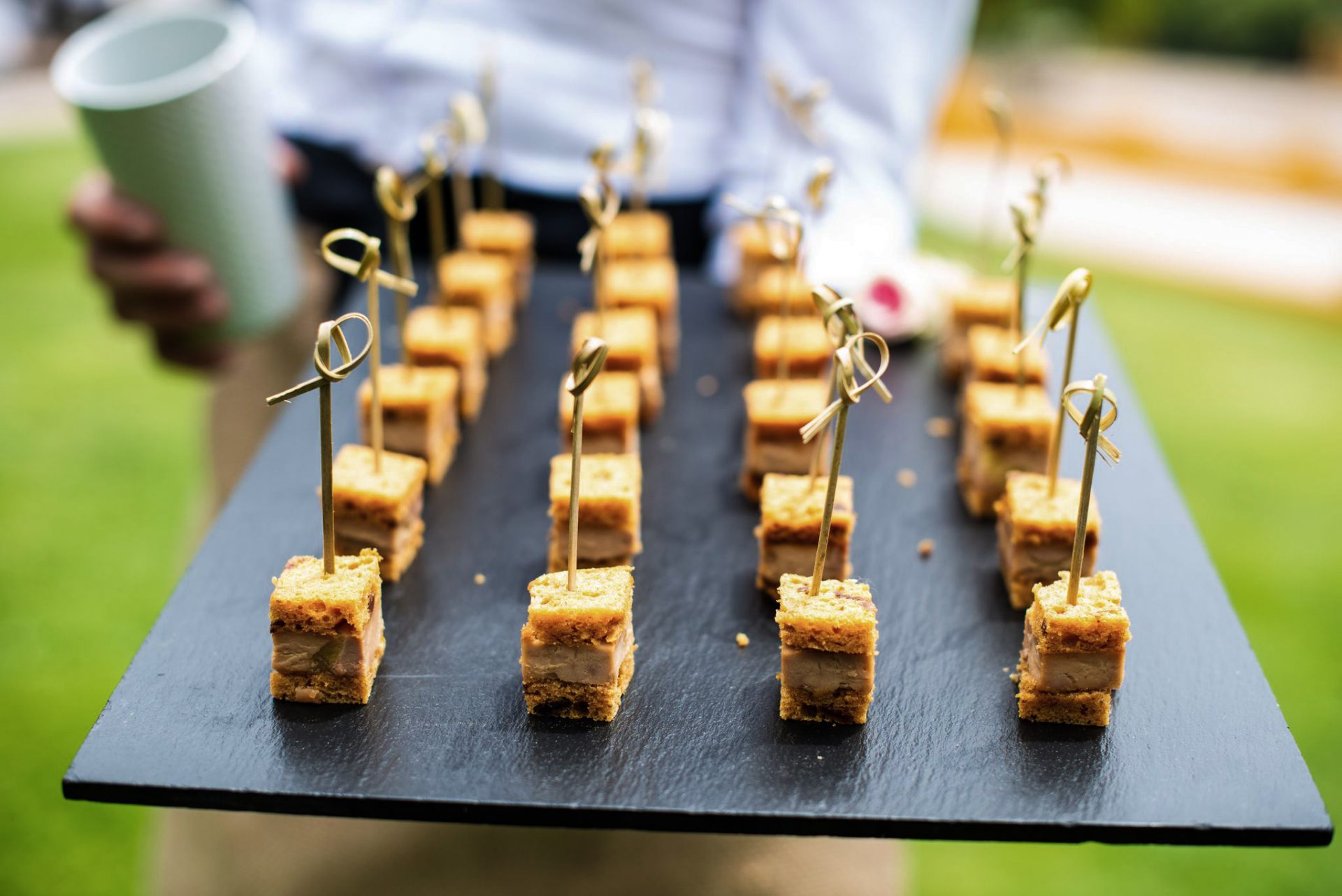 Ideas para Mesa de dulces de Primera Comunión o Bautizos – Catering para  bodas,empresas y eventos